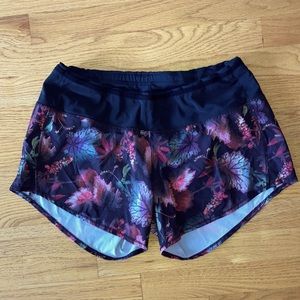 Oiselle Toolbelt Roga shorts